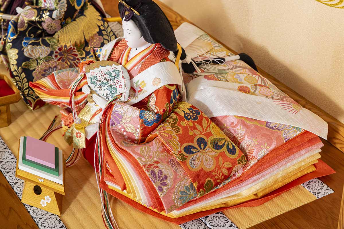 ひな人形